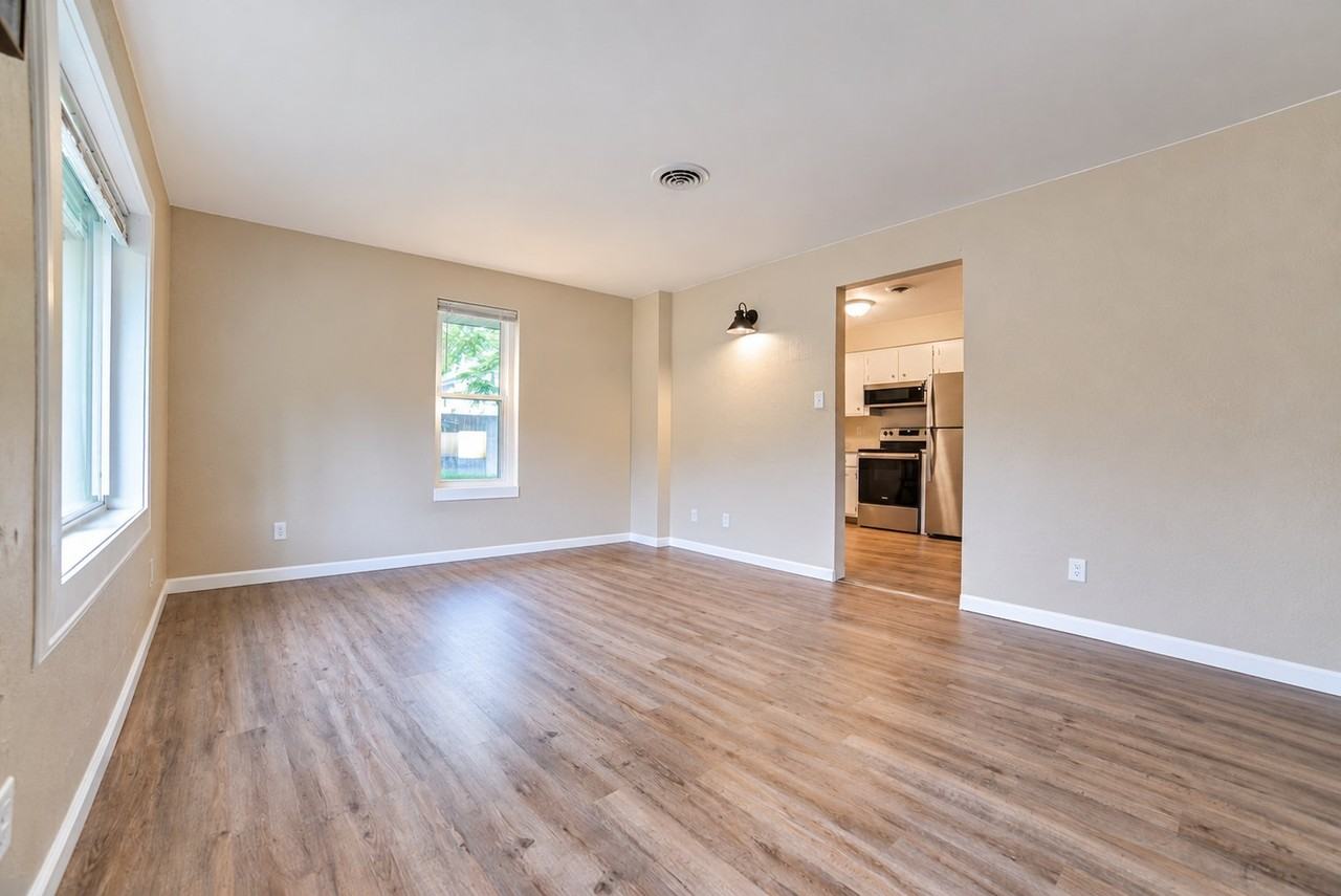620 N Ohio St - Photo 4 of 10