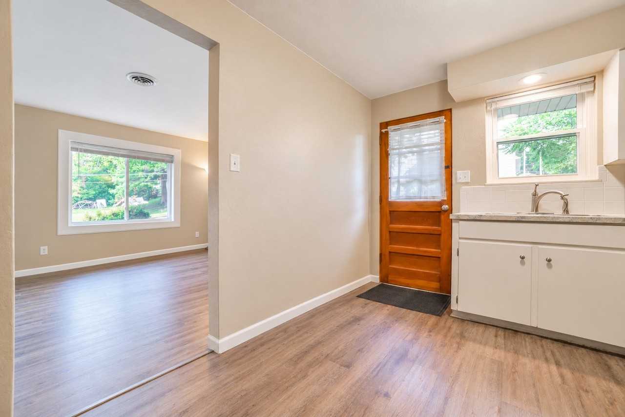 620 N Ohio St - Photo 6 of 10