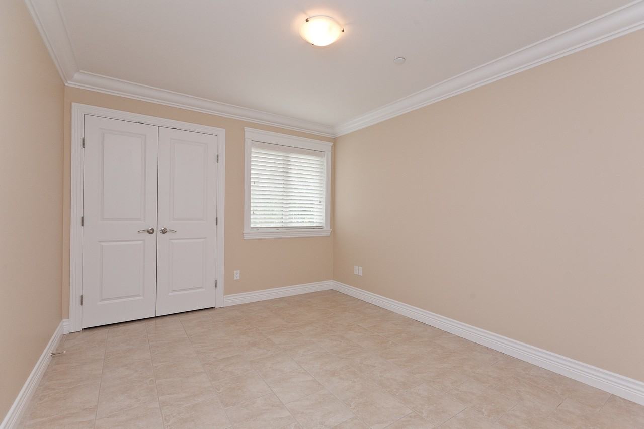 767 Sunset Ridge - Photo 5 of 11