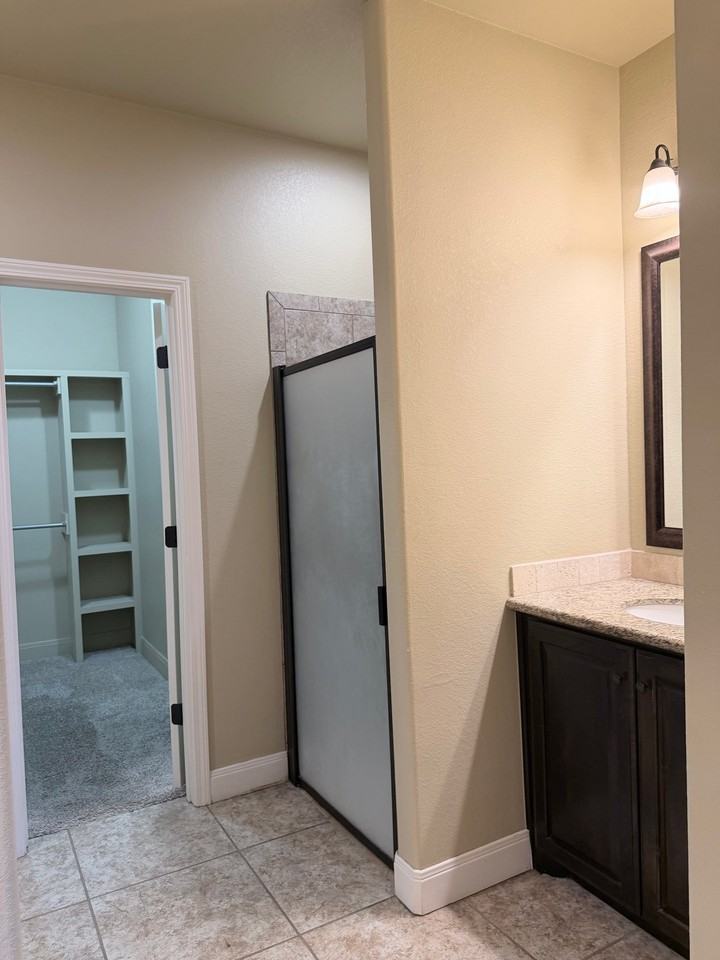 7911 Legacy Pkwy - Photo 7 of 20