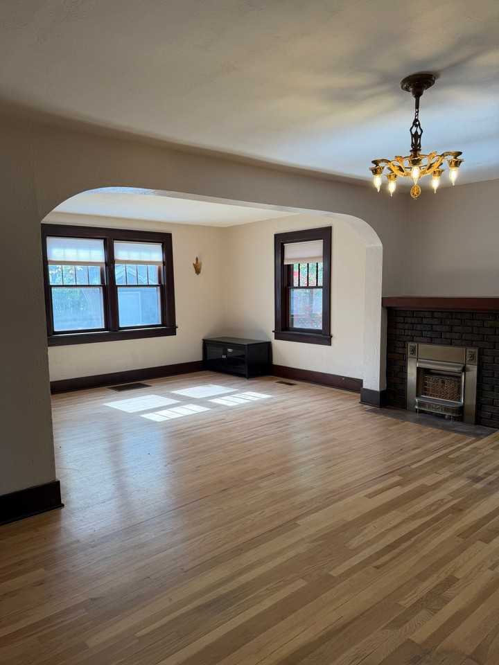 314 E 13th St - Photo 5 of 20
