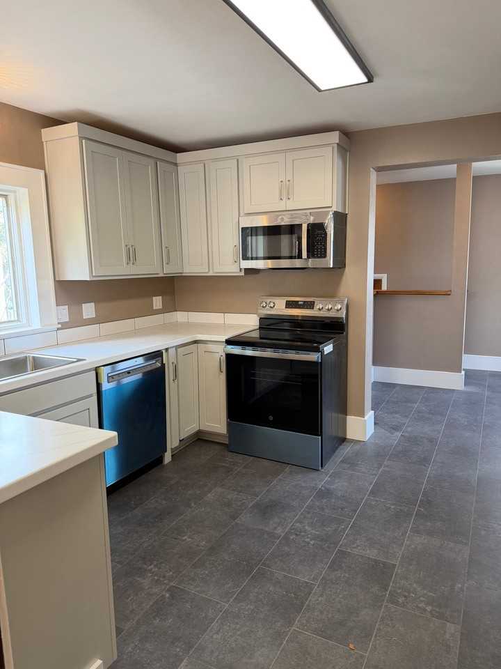 314 E 13th St - Photo 7 of 20
