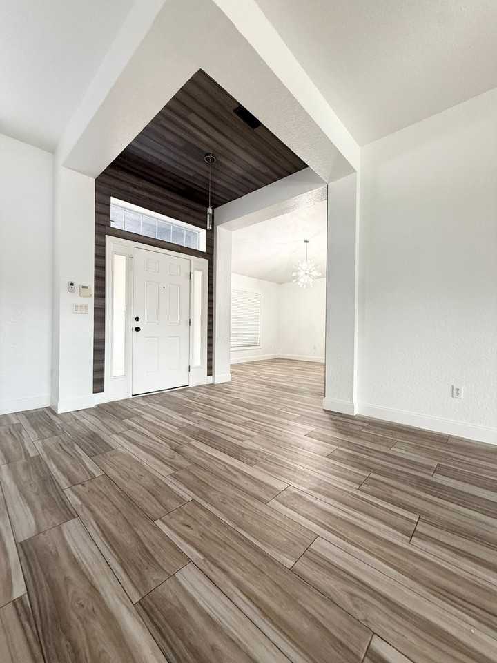 9937 Sw 57th Ct - Photo 4 of 20