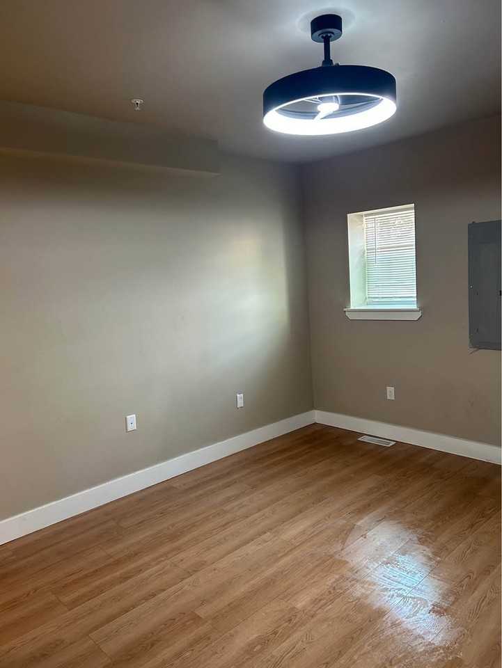 2122 N Pine St #1 - Photo 2 of 6