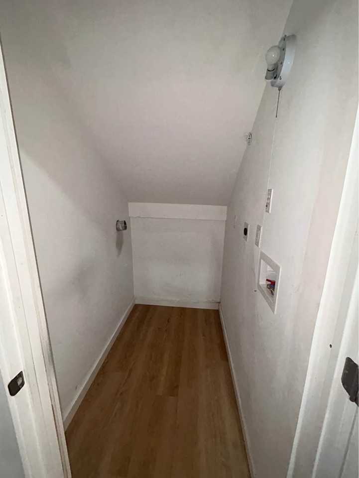 2122 N Pine St #1 - Photo 3 of 6
