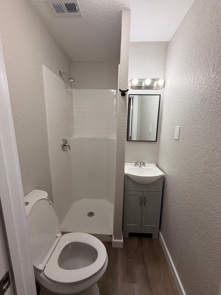 2600 Rand St - Photo 3 of 19