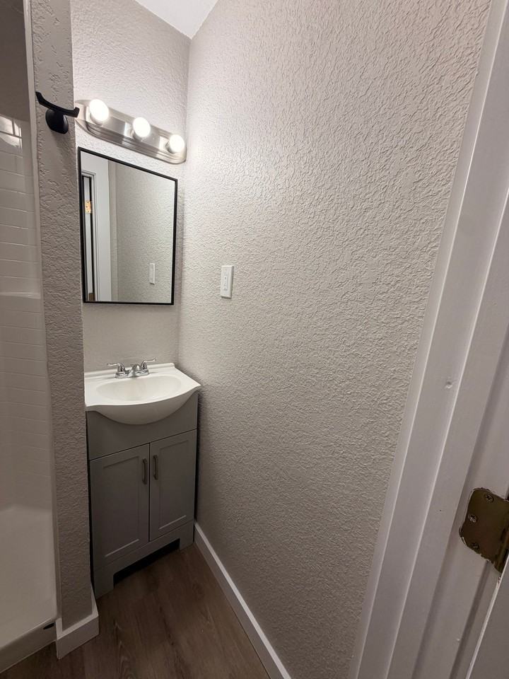 2600 Rand St - Photo 4 of 19