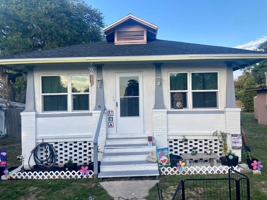 featured image of 410 S Franklin St
