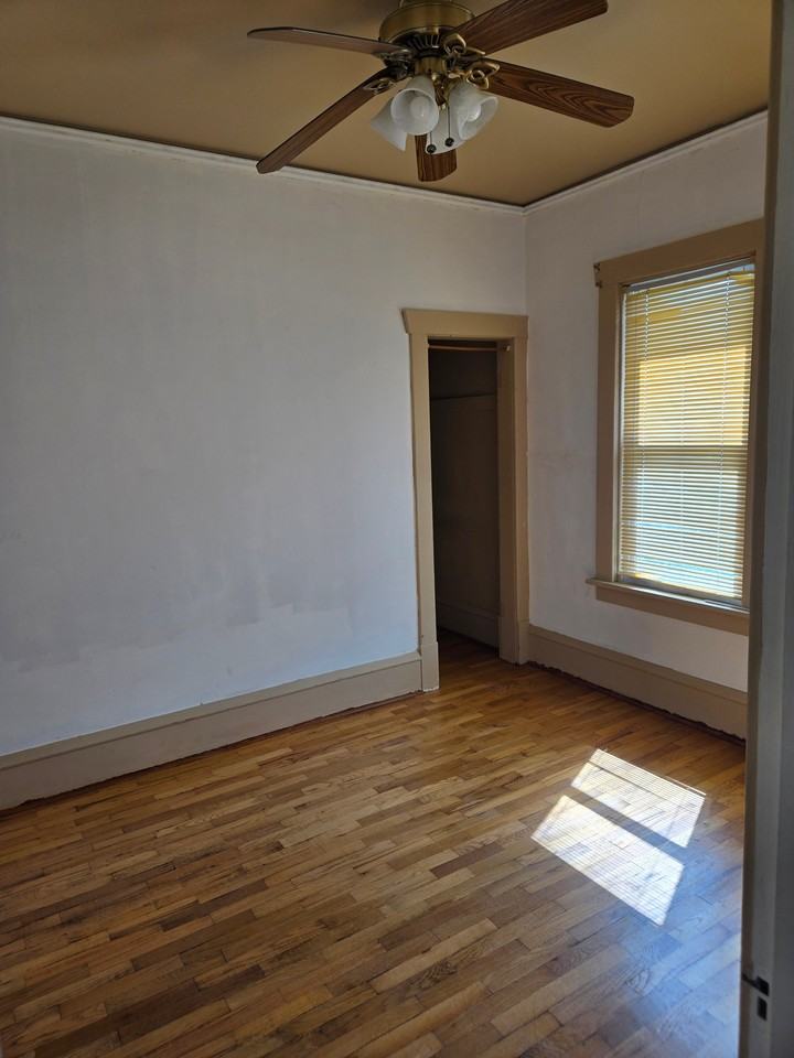 1121 E Main St #1 - Photo 6 of 12