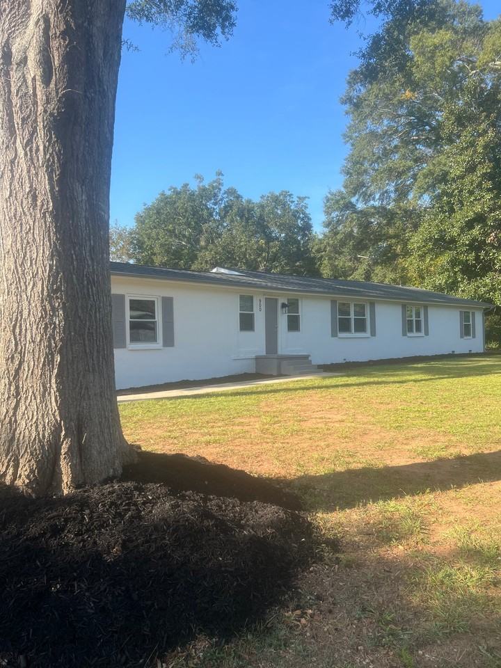 900 Bracken Rd - Photo 2 of 9
