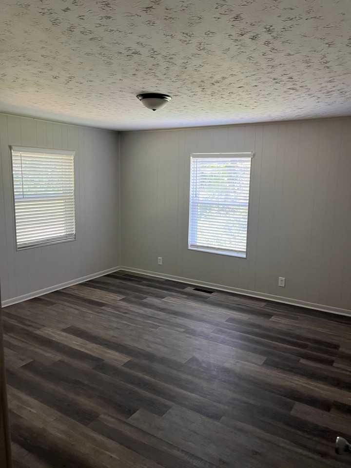 900 Bracken Rd - Photo 4 of 9