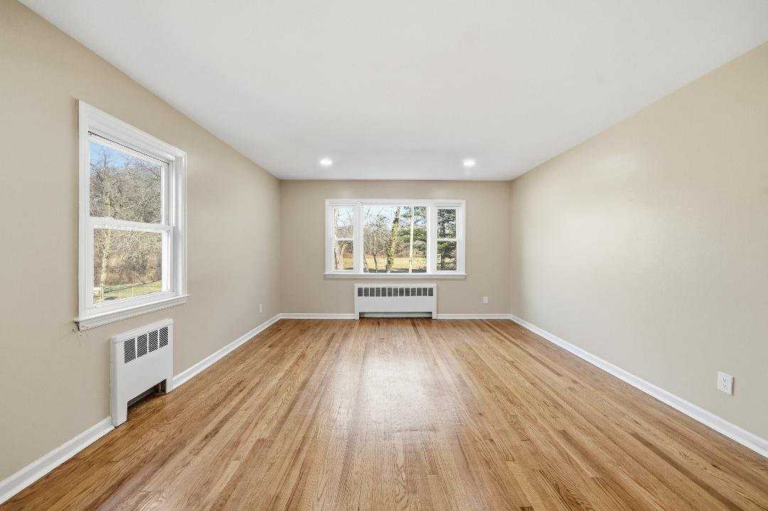 152/154 Harrison Ave - Photo 3 of 10
