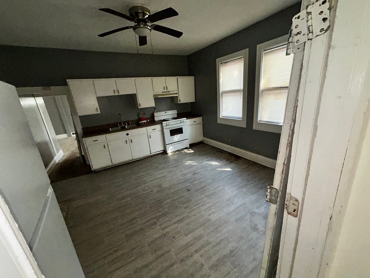 1349 N Monroe St - Photo 2 of 18