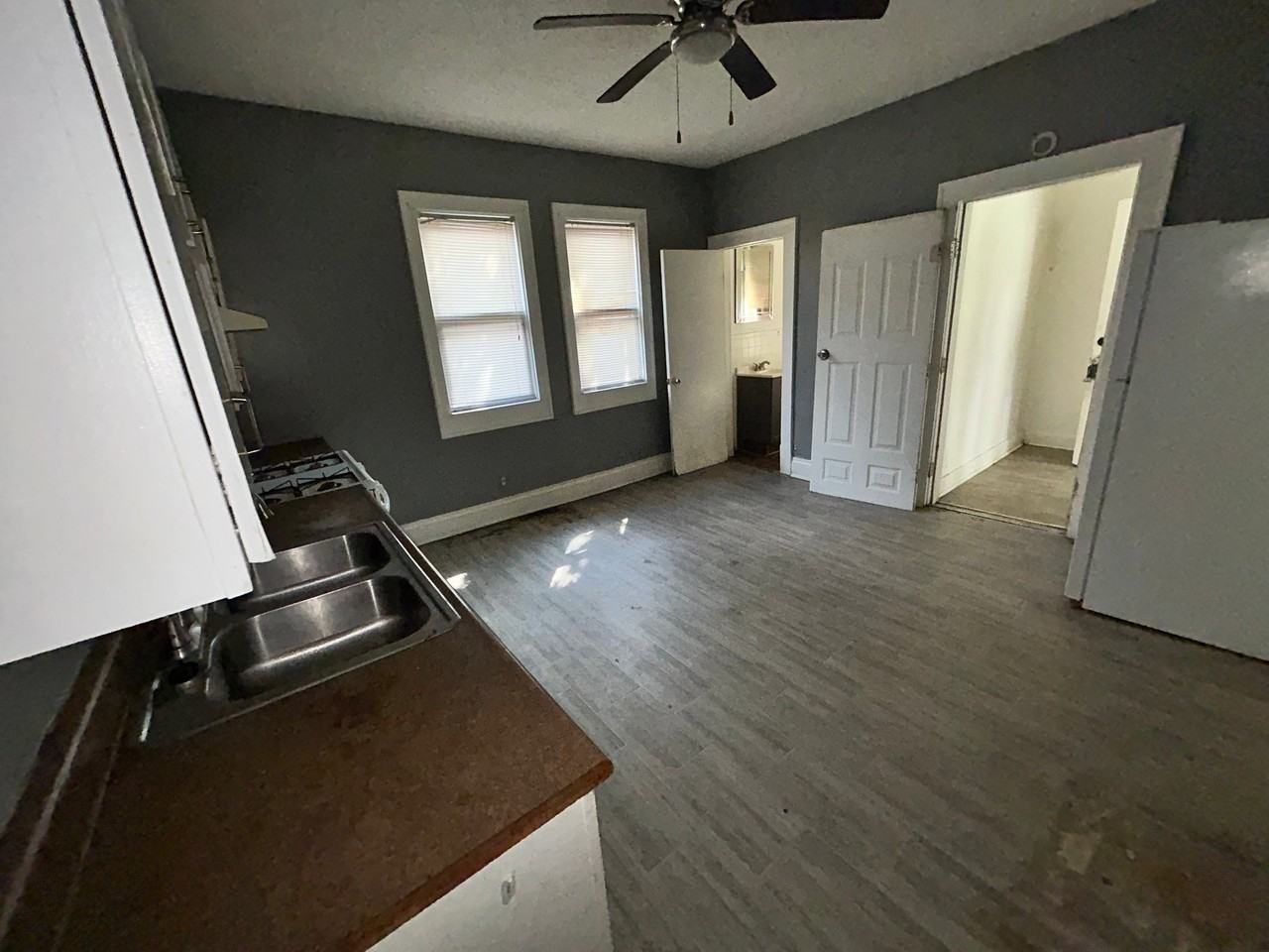 1349 N Monroe St - Photo 3 of 18