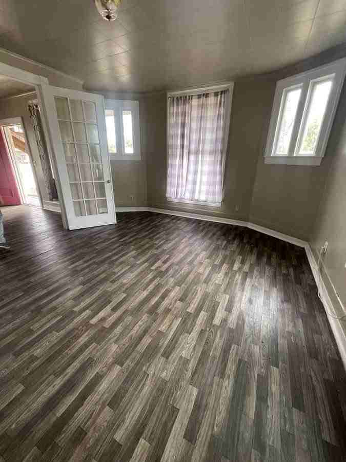 1003 Nnotch #12 - Photo 3 of 5