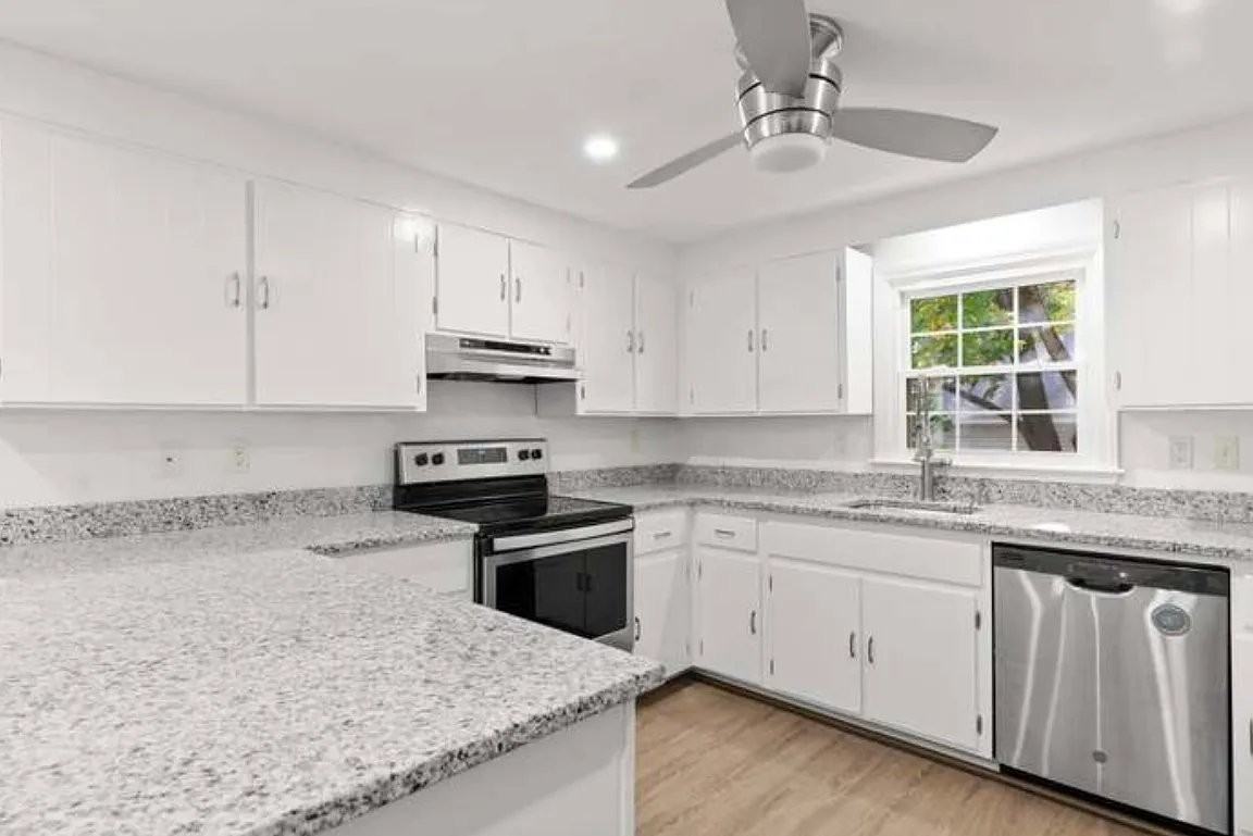 4 Harding Rd - Photo 2 of 7