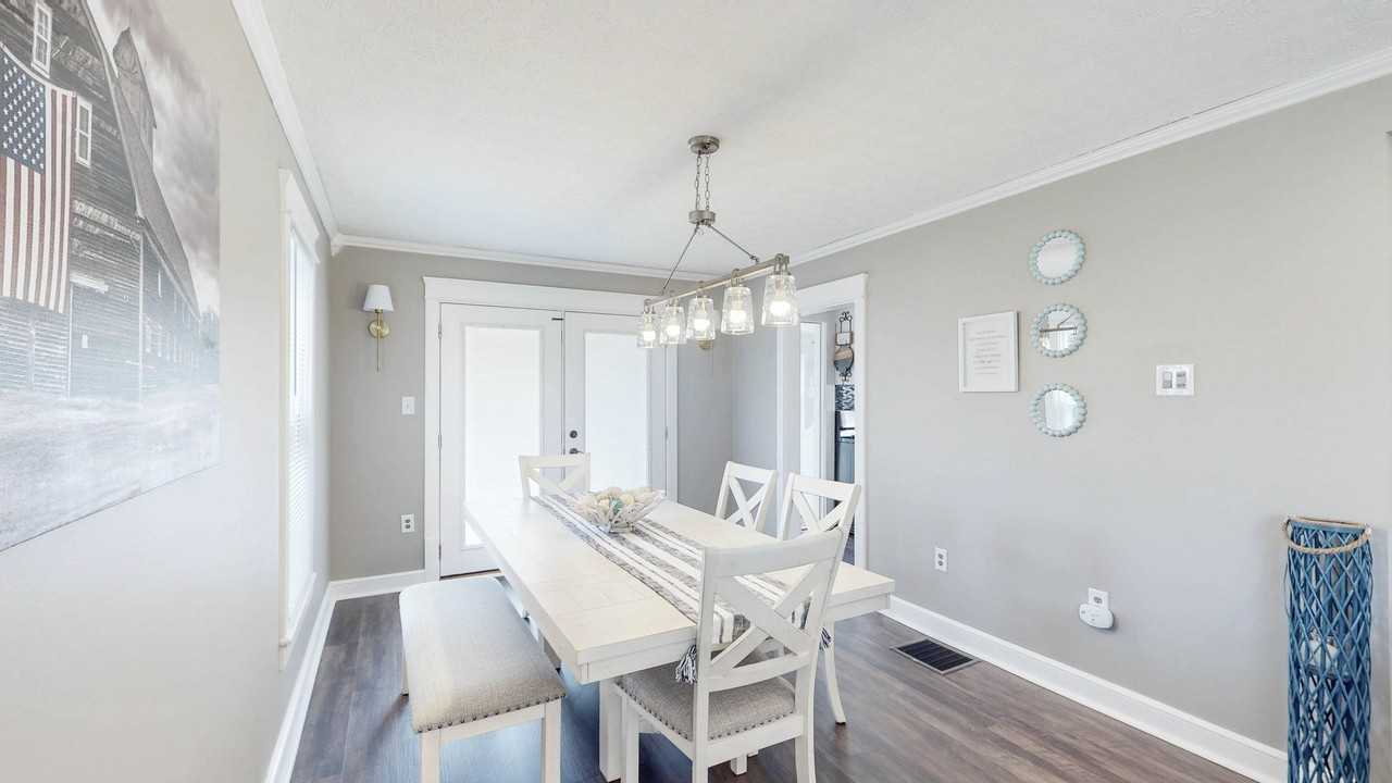 103 Fenton Ave - Photo 2 of 20