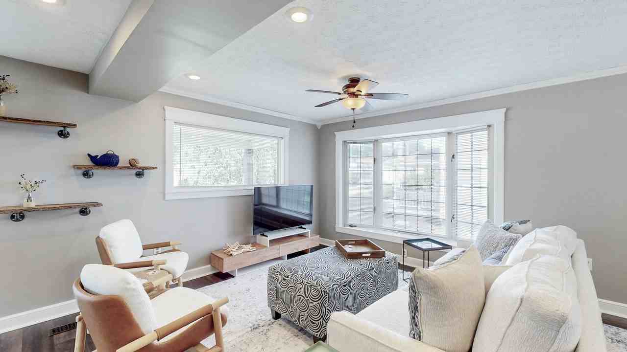 103 Fenton Ave - Photo 3 of 20