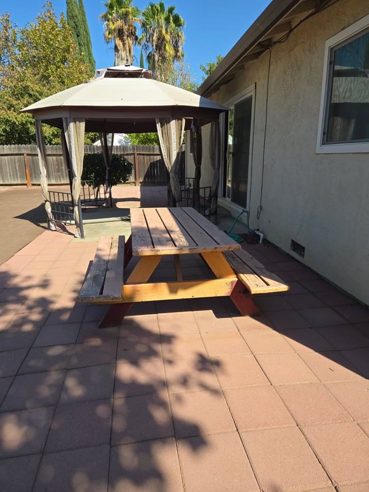 1121 Crestwood Ave - Photo 3 of 4