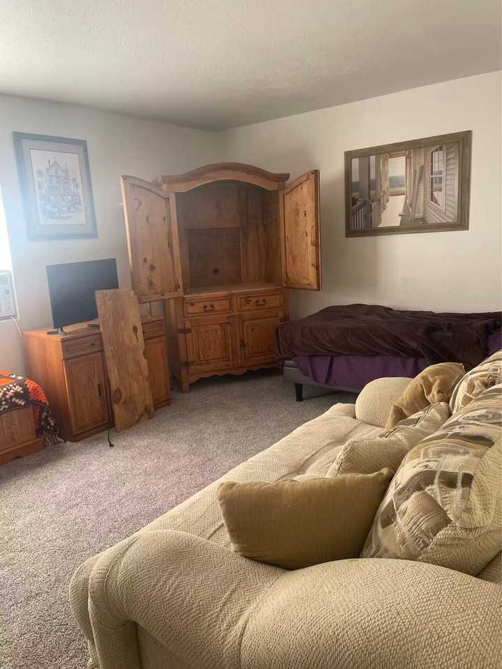 2546 Reservoir Dr - Photo 2 of 20