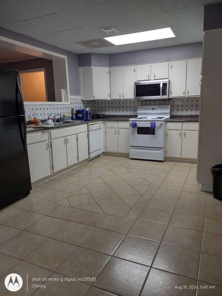 829 W Oak Ave #B - Photo 5 of 17