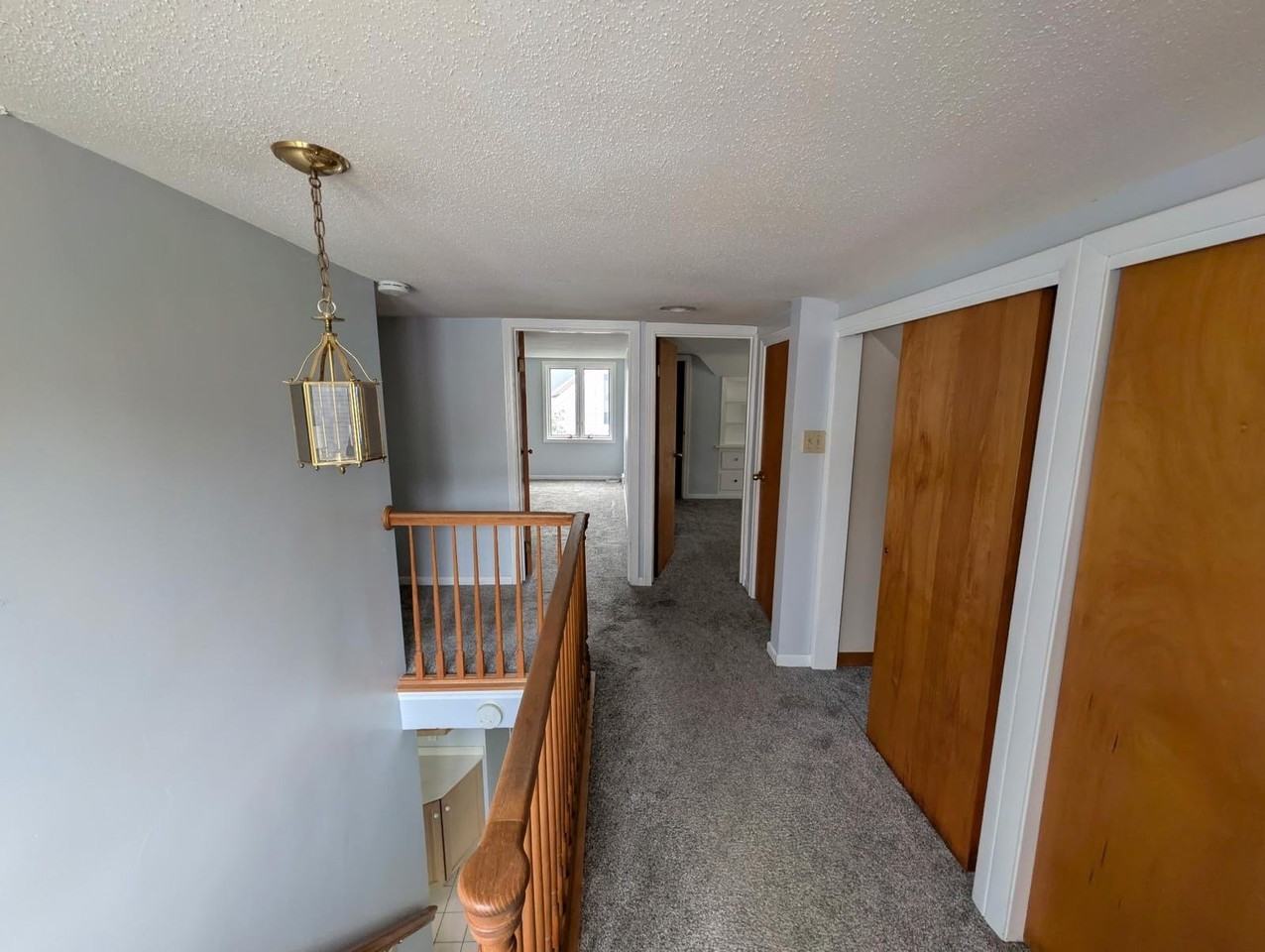 241 S Huxley Dr - Photo 5 of 10