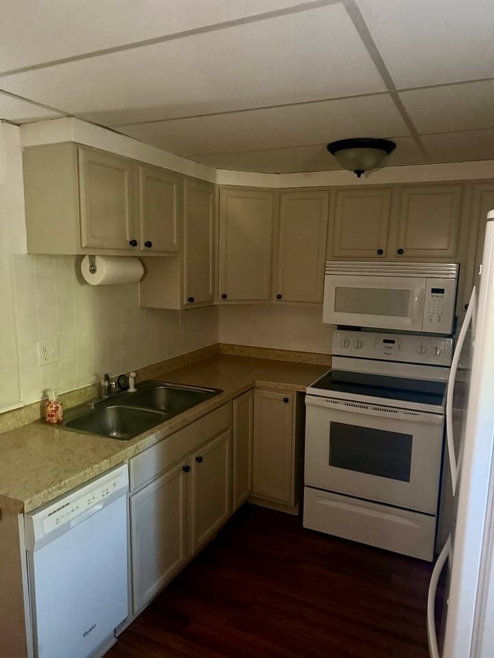 161 N Main St - Photo 4 of 7