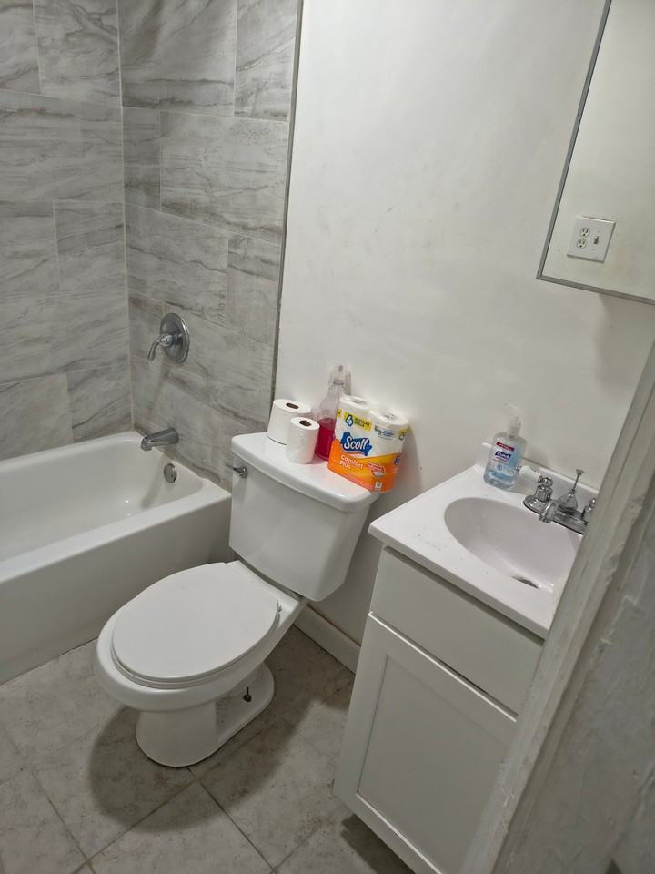 6Xx E Indiana Ave #3rdFL - Photo 3 of 7