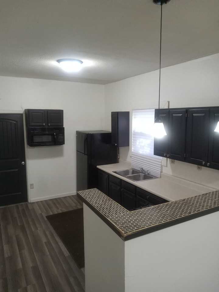 3981 Buchanan St - Photo 5 of 12