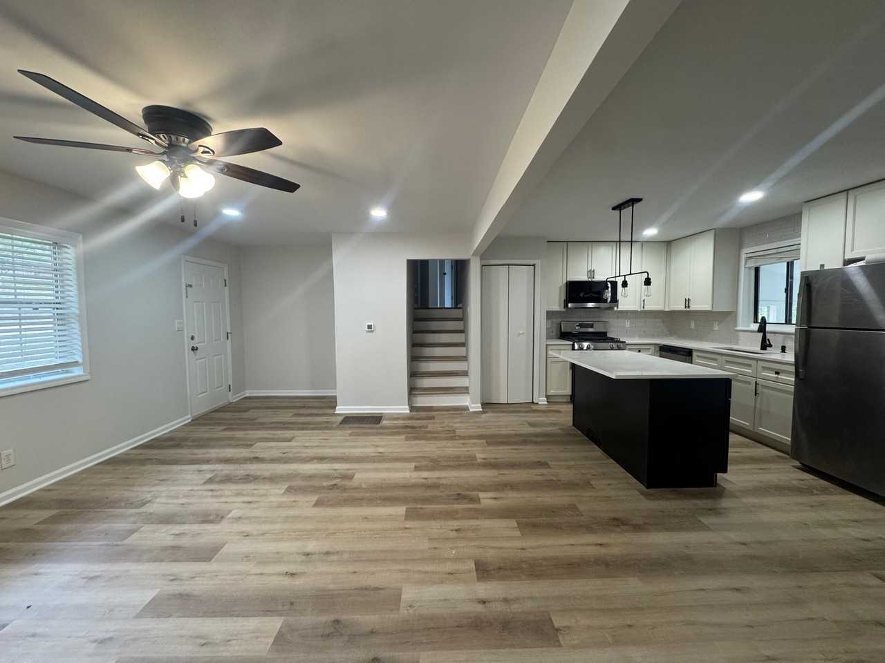 482 Palm St - Photo 6 of 10