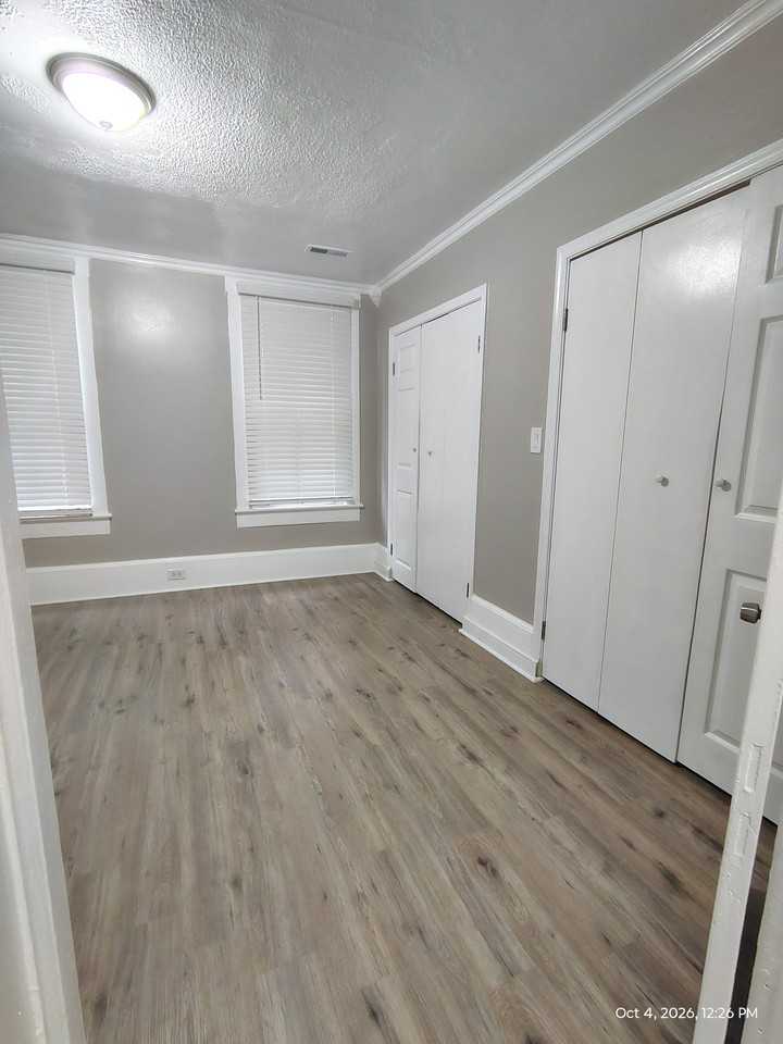 424 W Main St #2 - Photo 6 of 17