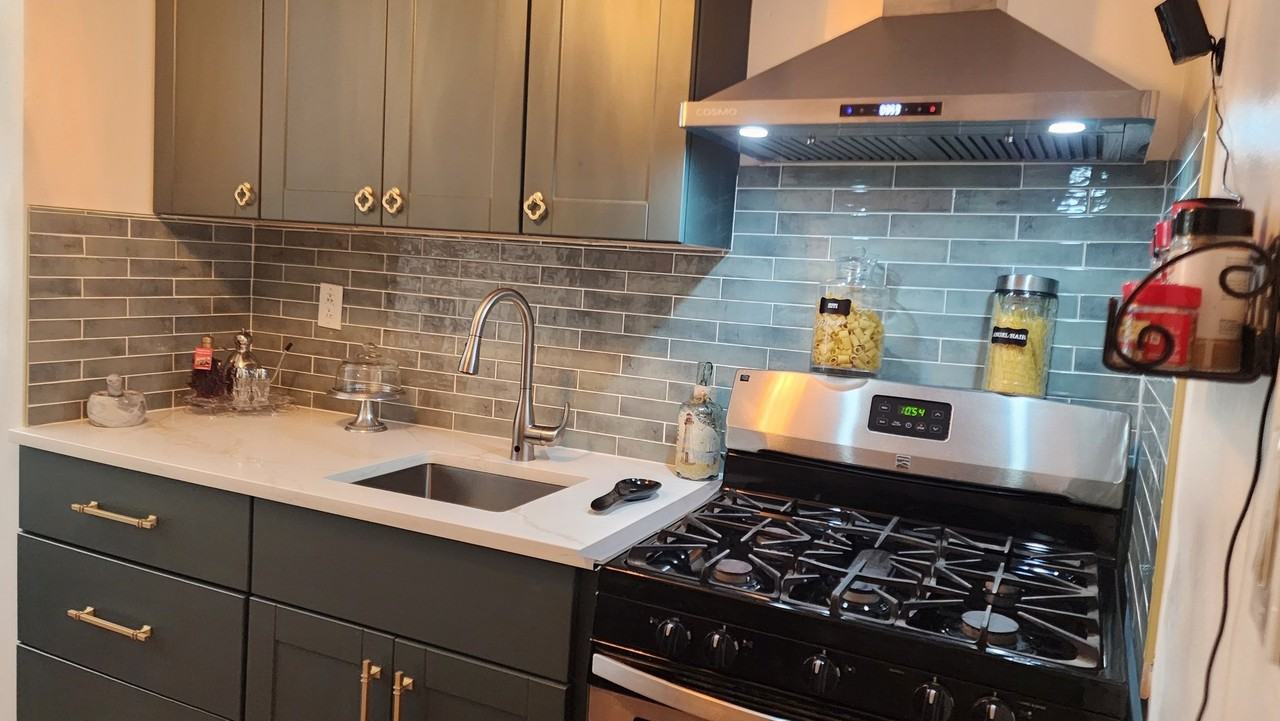 3048 69th St Apt 2nd #2ndFL