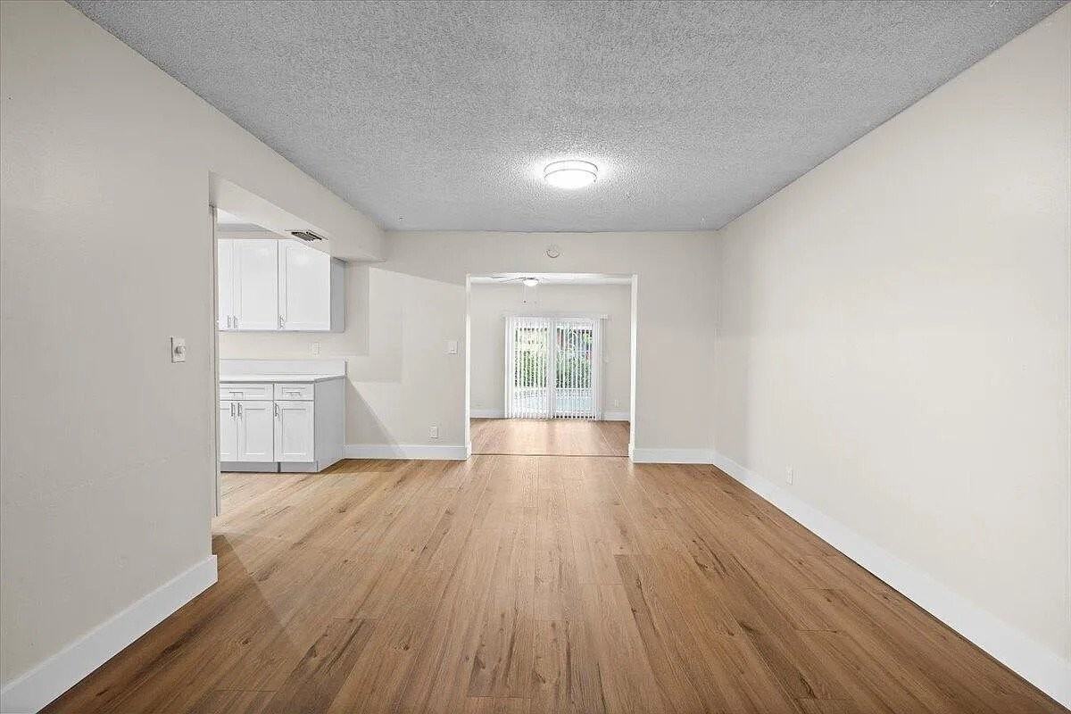 7712 Nw 77th St - Photo 2 of 2