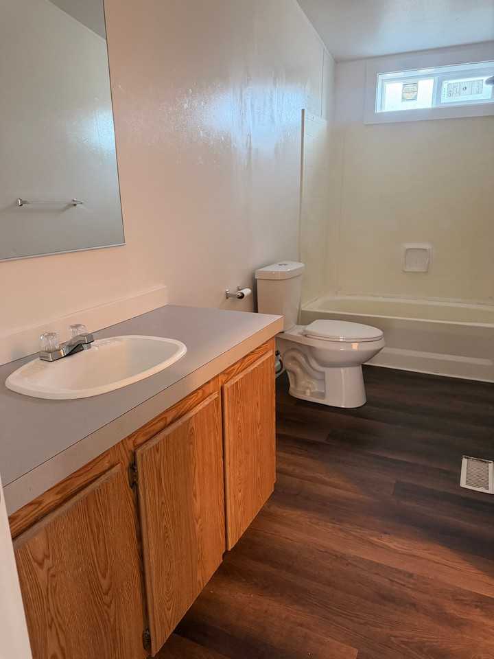 2150 Marion St Se - Photo 5 of 11