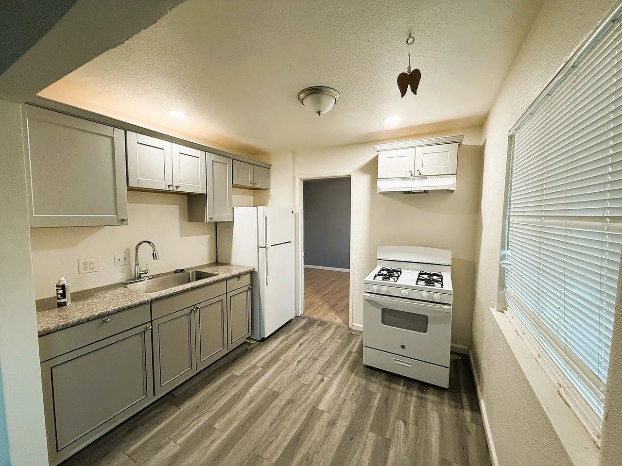 812 Delaware St #6 - Photo 5 of 5