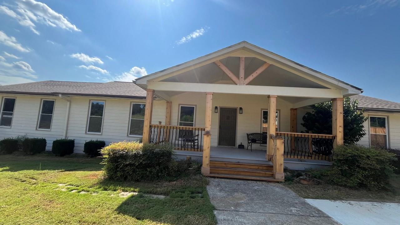 806 Clyde Boyd Rd - Photo 3 of 20