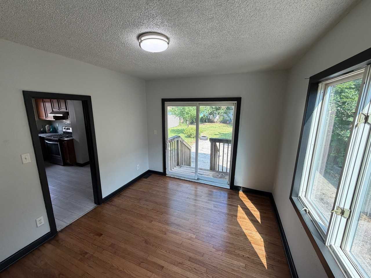 717 New York St - Photo 4 of 15