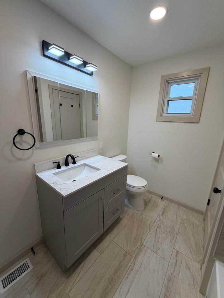 243 E 18th Ave - Photo 5 of 11