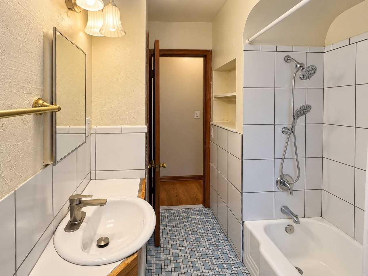 18613 Harlan Dr - Photo 2 of 9