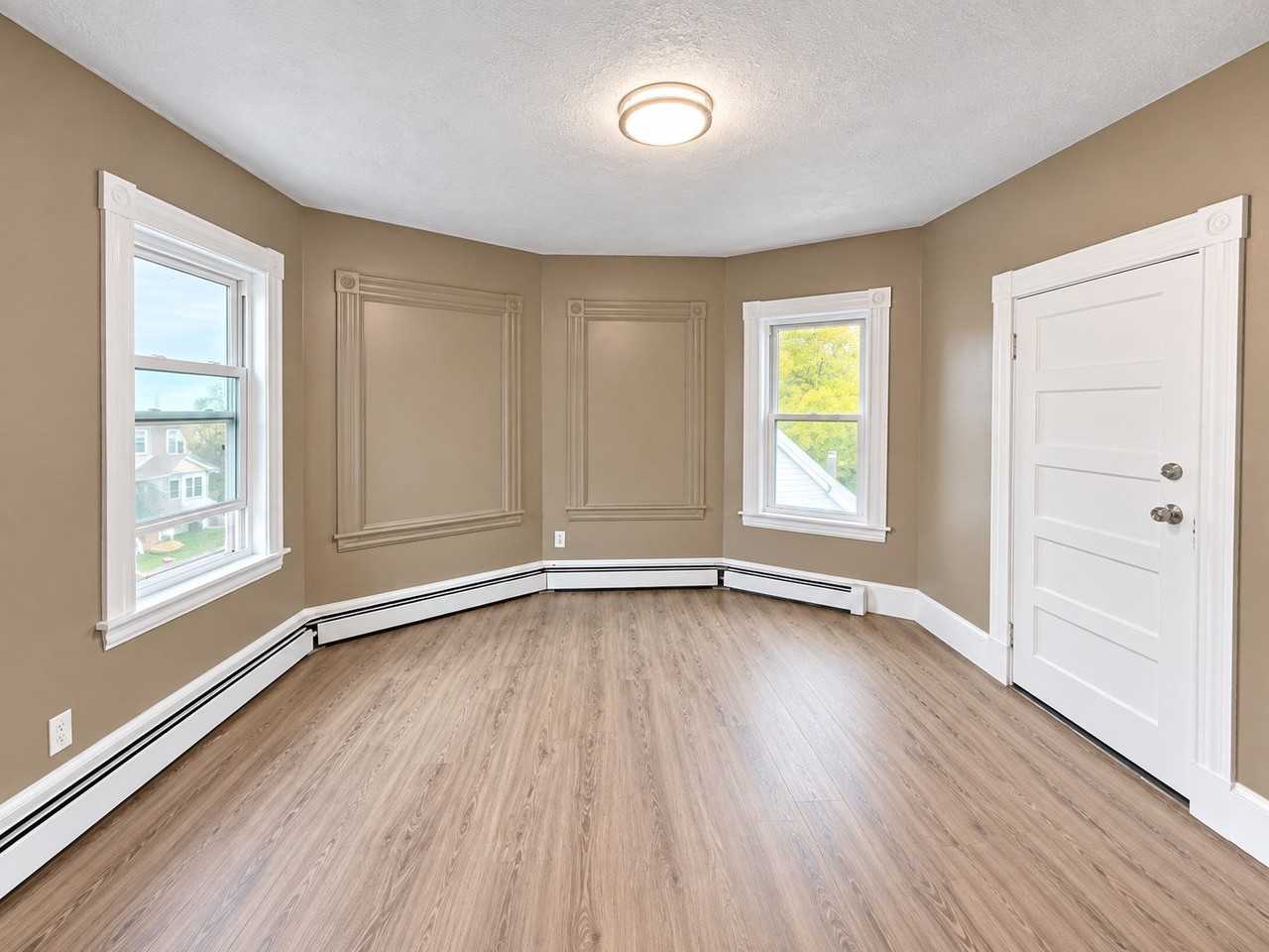208 Bruce St #3 - Photo 2 of 6
