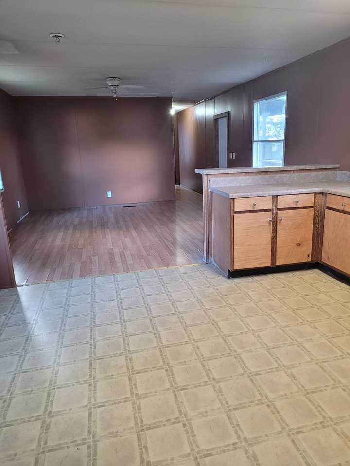 432 Gressett St #432 - Photo 2 of 5
