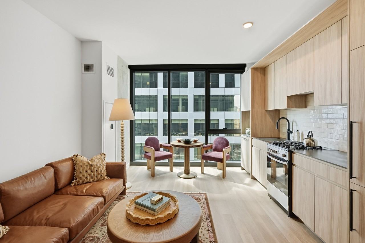 309 N Ada St - Photo 2 of 14