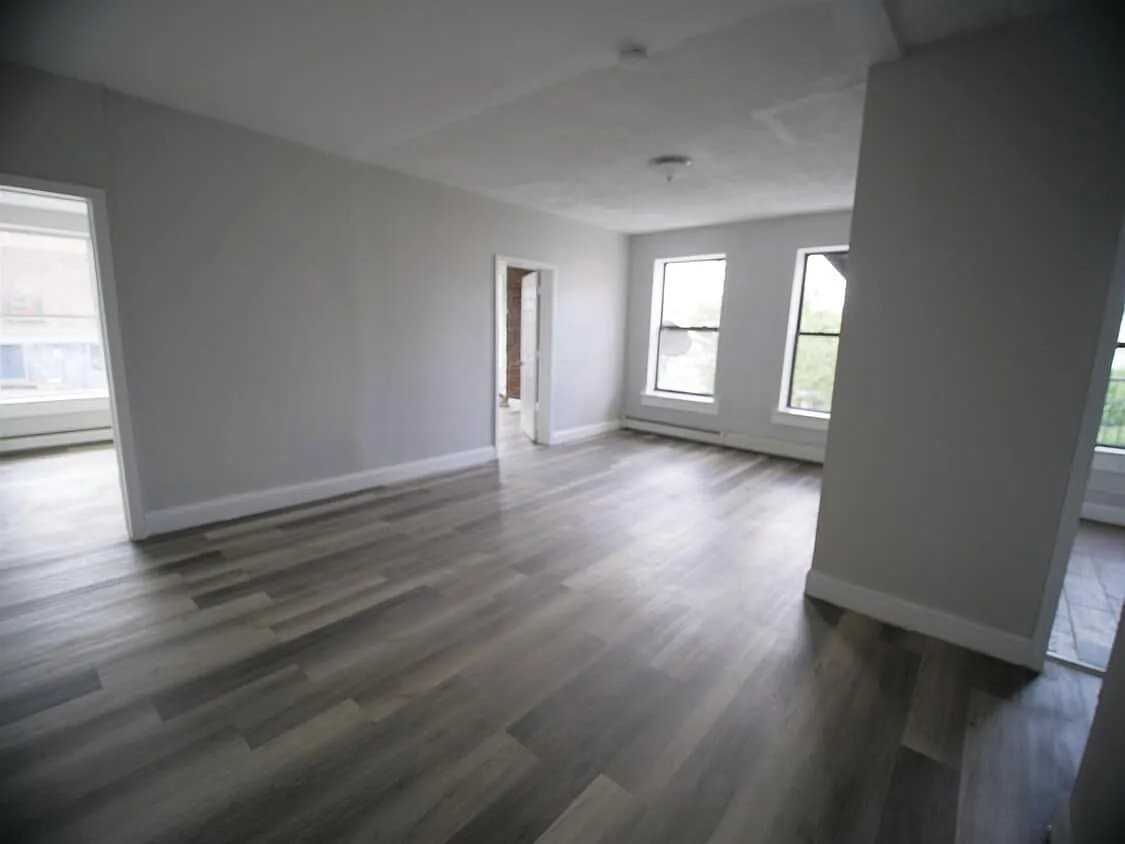 557 Ocean Ave #4 - Photo 6 of 8
