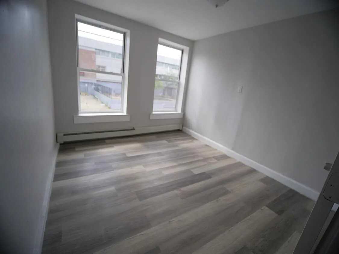 557 Ocean Ave #4 - Photo 7 of 8