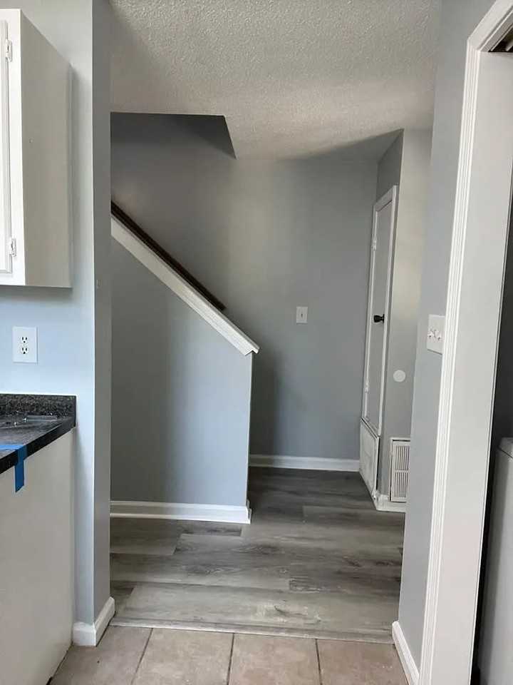 217 Plantation Rd - Photo 3 of 14