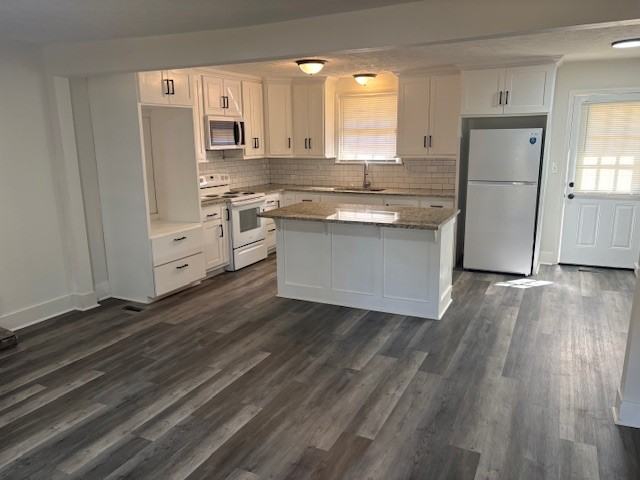 229 Jackson Avenue - Photo 3 of 21