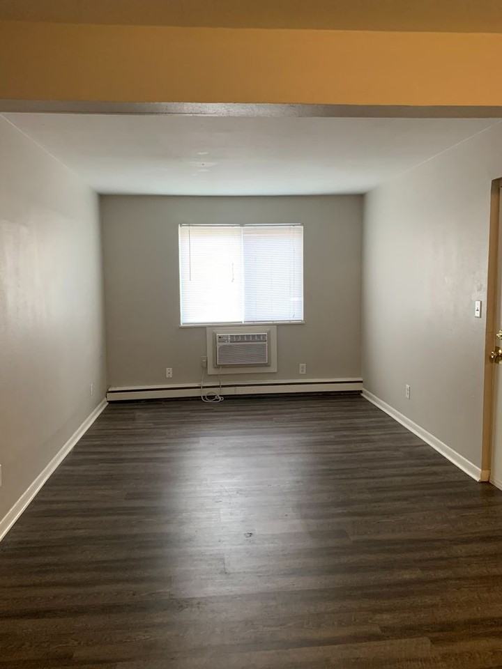 2036 Wayne Ave #D - Photo 6 of 12