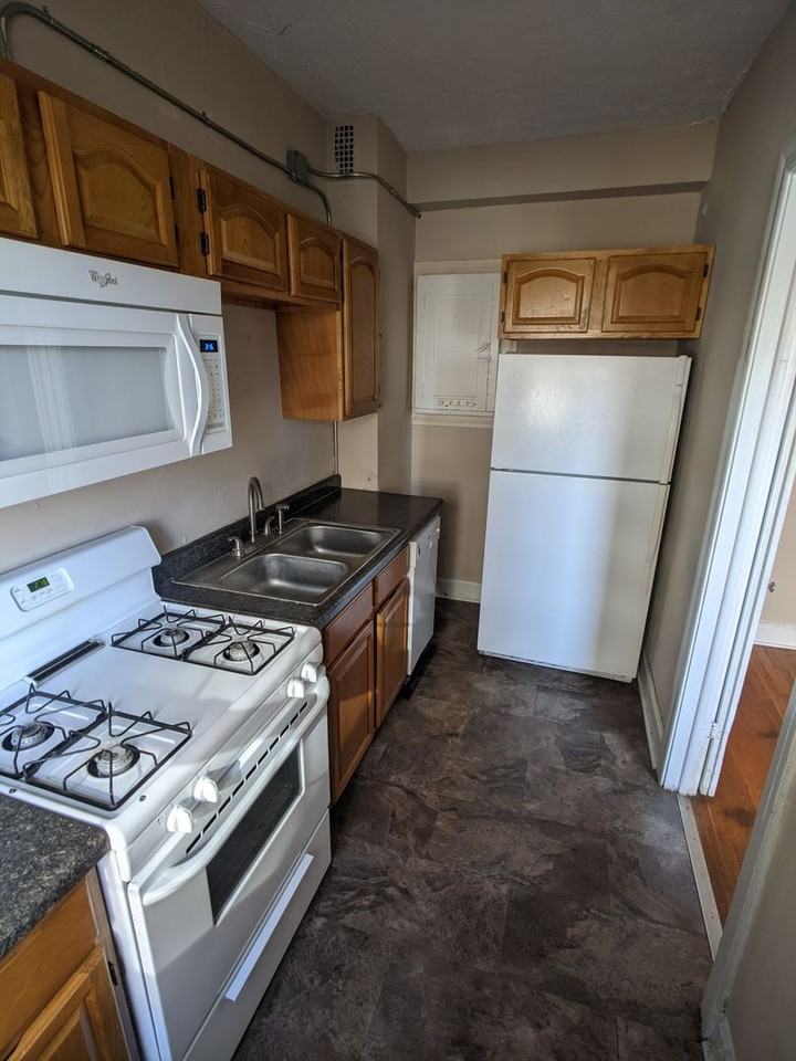 Llanhurst Apartments - Photo 7 of 15