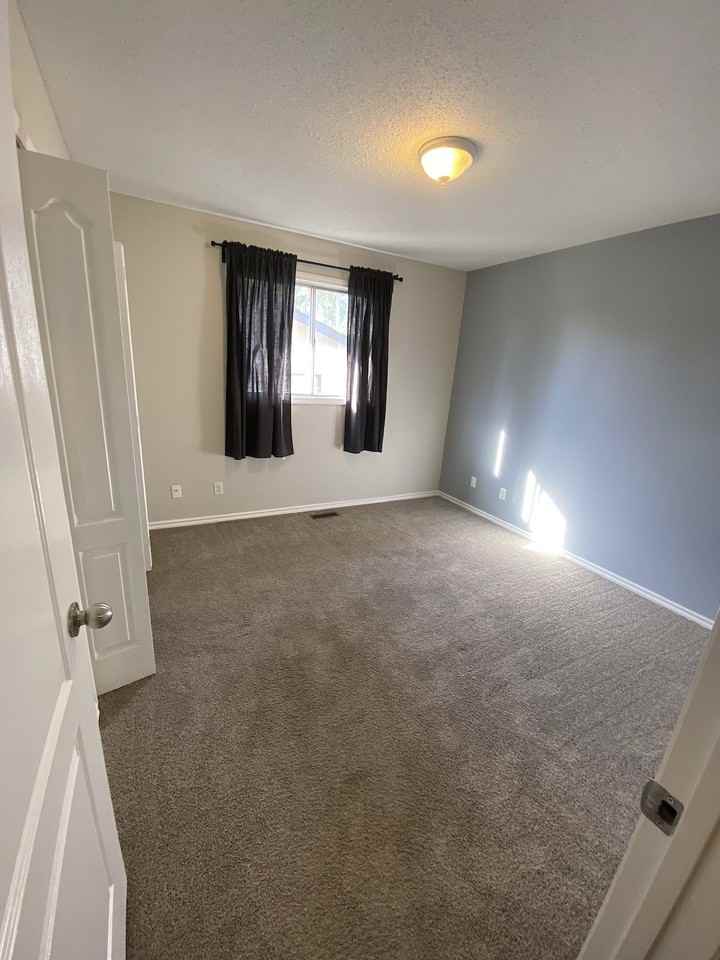 159 Penmeadows Close Se - Photo 6 of 9