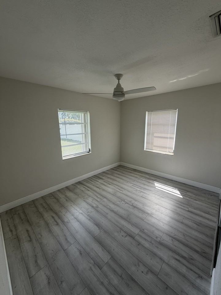 4730 Ne 3rd Ave #NA - Photo 7 of 12